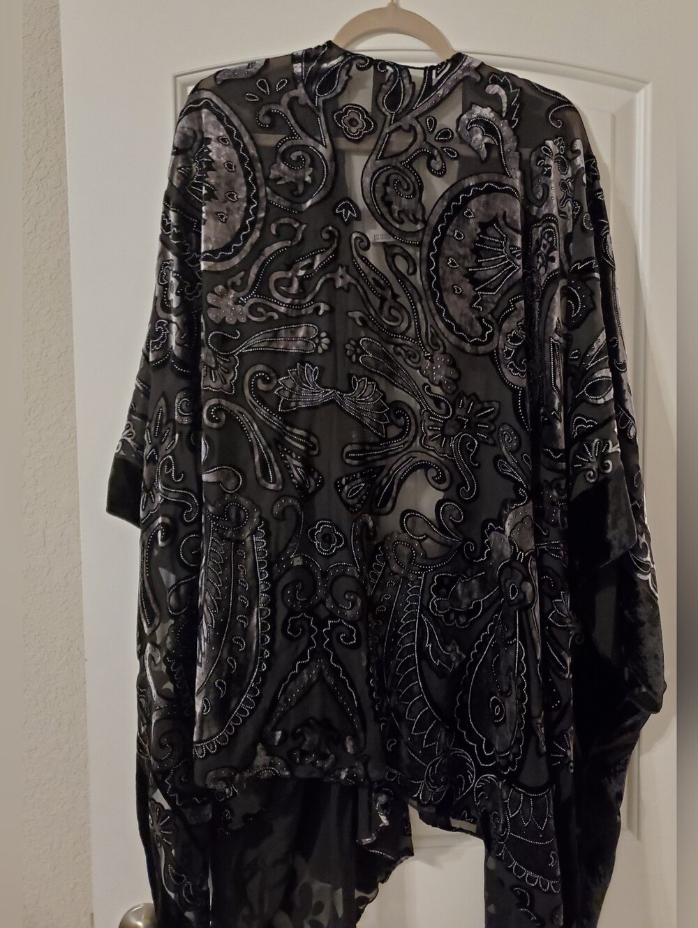Torrid Embellished Burnout Ruana - Picture 6 of 12